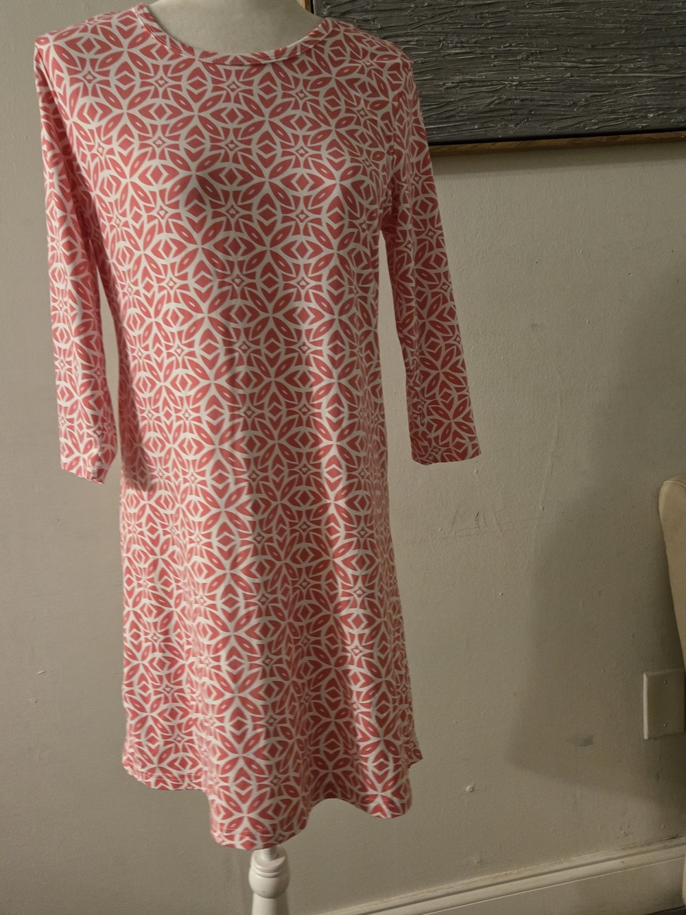 Lulu-B Coral and White Geometric Long-Sleeve Shift Dress